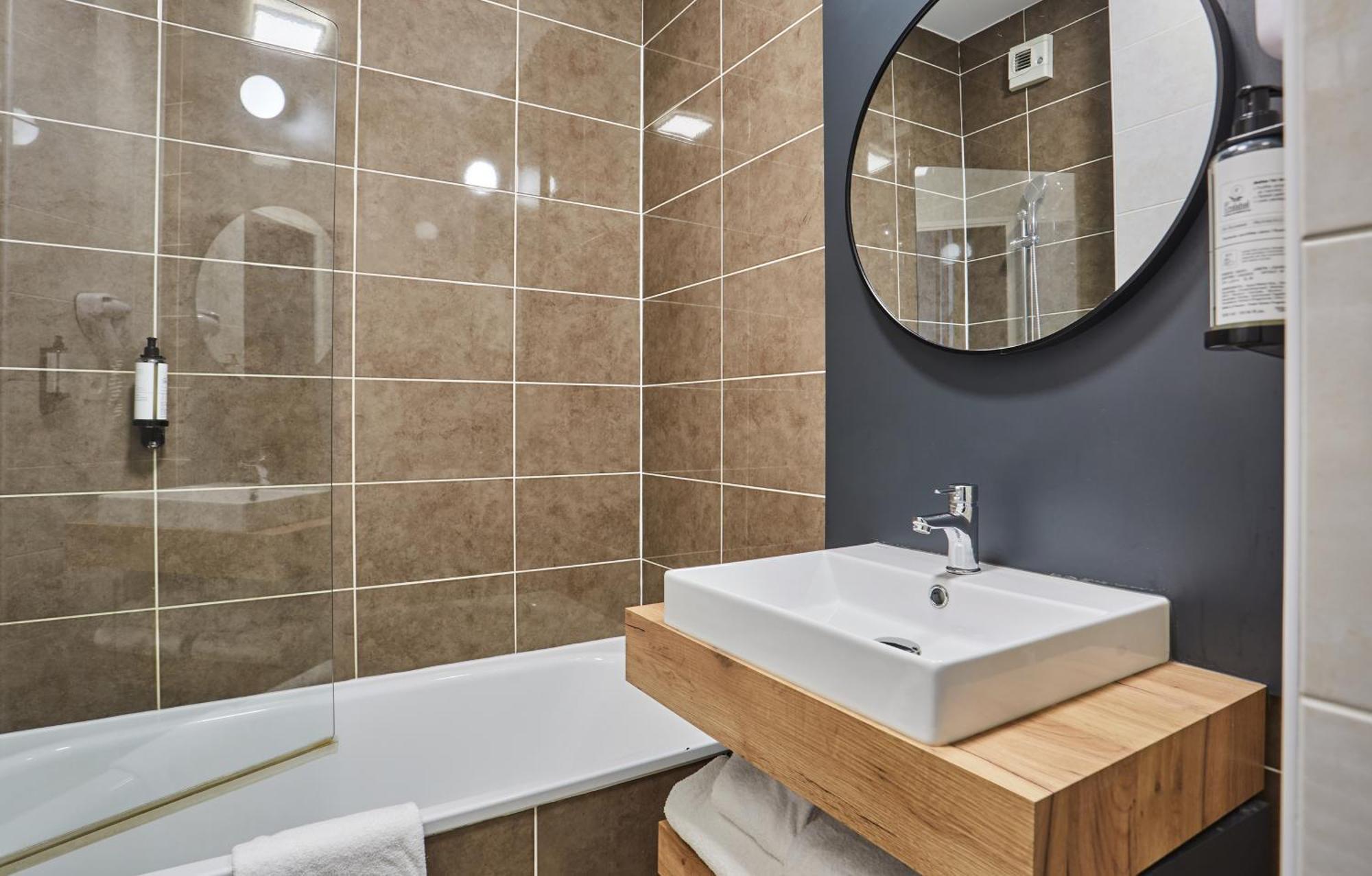 Appart'Hotel Odalys City - Bioparc Lyon Est Ngoại thất bức ảnh