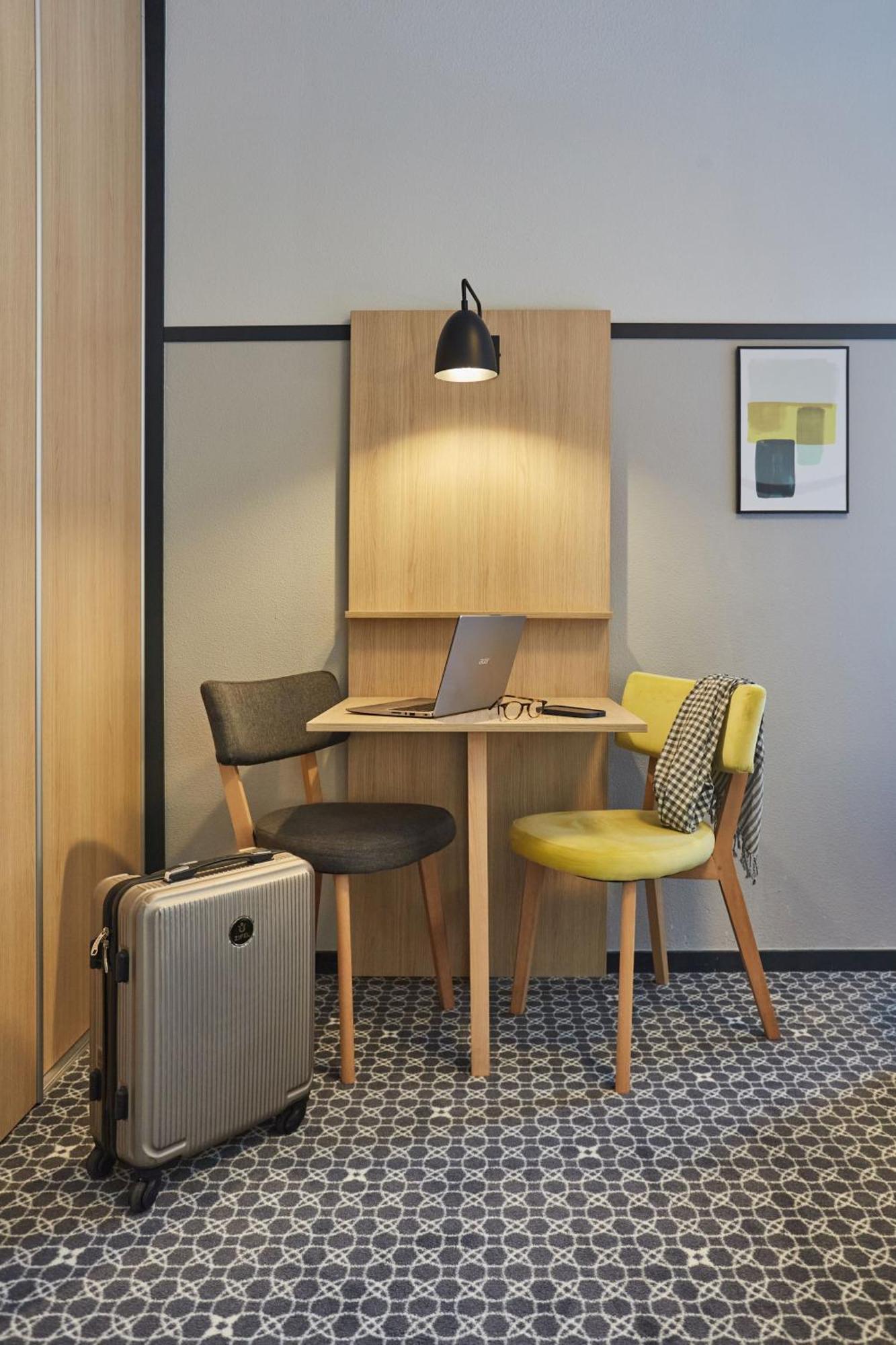 Appart'Hotel Odalys City - Bioparc Lyon Est Ngoại thất bức ảnh