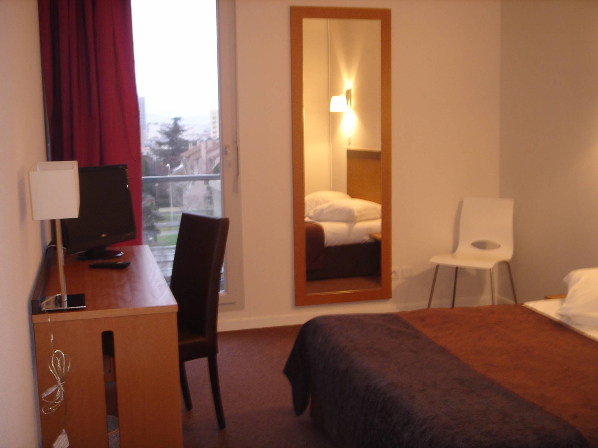 Appart'Hotel Odalys City - Bioparc Lyon Est Phòng bức ảnh
